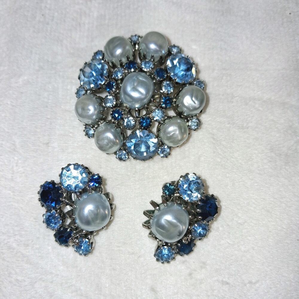 Vintage Weiss Blue Rhinestone Faux Pearl Brooch Earring Set Silver Tone
